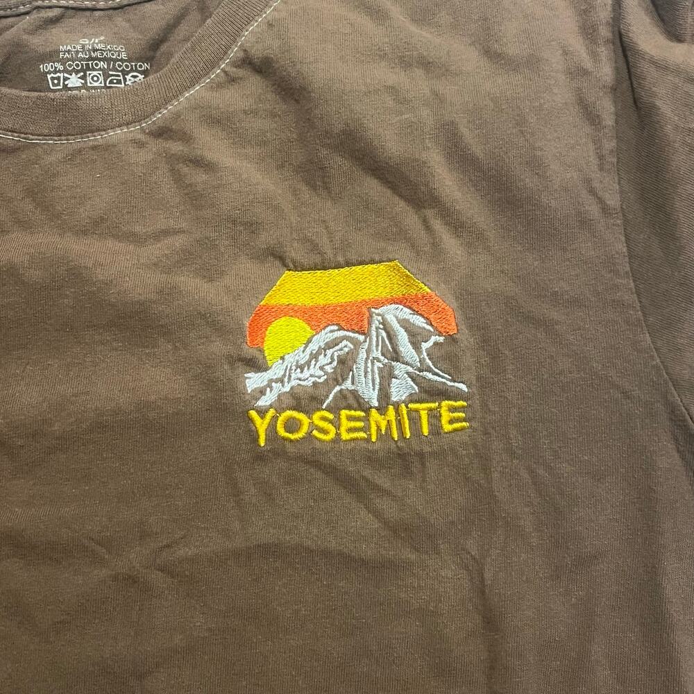 Yosemite National Parks‎ women Small Brown Embroidered Short Sleeve Shirt